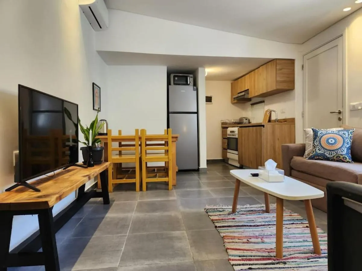 Railway House 2Br Apt W Front Yard 贝鲁特 公寓