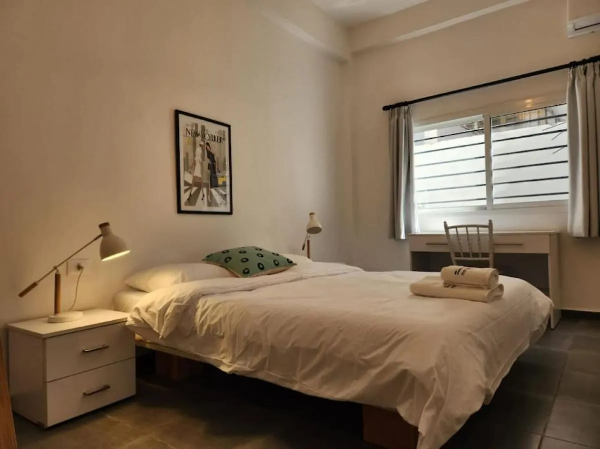 Railway House 2Br Apt W Front Yard 贝鲁特 公寓